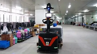 Автоматизированное транспортное средство для транспортировки материалов